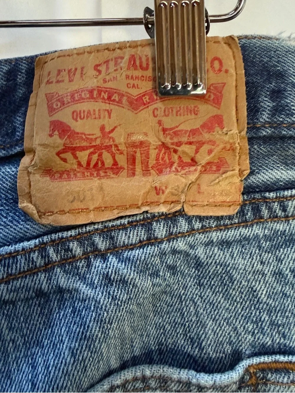 Levi’s 501 Farmer Owned Distressed Faded Working Man’s Straight-Leg Work Jeans - Picture 10 of 13